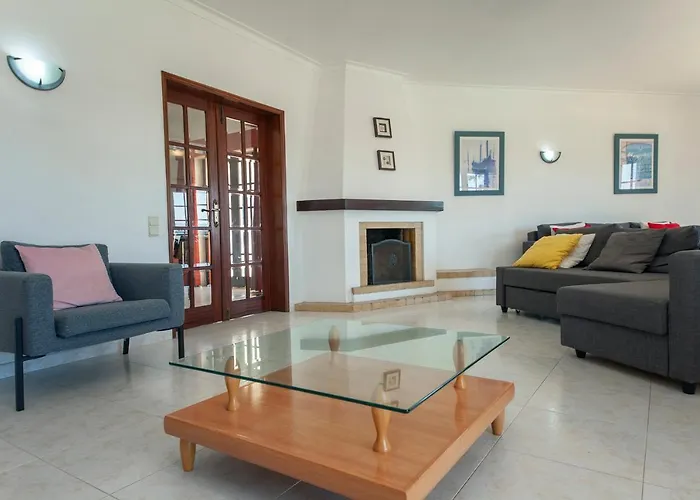 Πανσιόν Ceu *